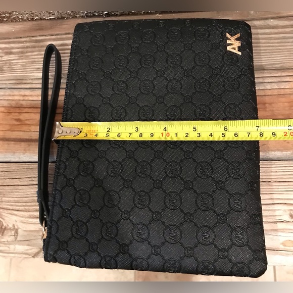 NWOT Anne Klein Black Logo Embossed Wristlet Wallet Clutch Bag - Picture 13 of 14